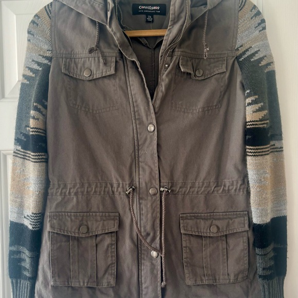 CoffeeShop Jackets & Blazers - CoffeeShop Women's Aztec Hooded Utility Jacket with Patterned Sleeves